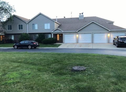 7020 Newport Dr #204, Woodridge, IL 60517