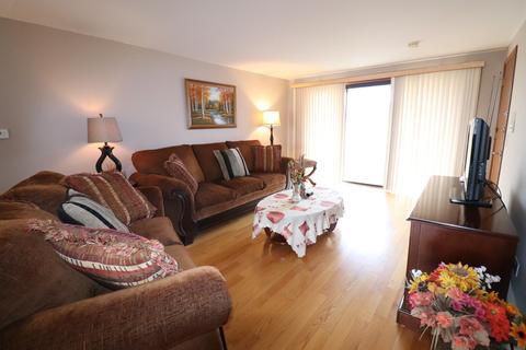 6560 W Roscoe St #3S, Chicago, IL 60634 photo 2
