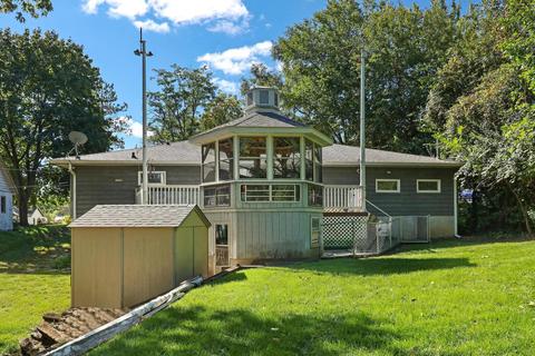 5220 Maplehill Dr, Mccullom Lake, IL 60050 photo 2