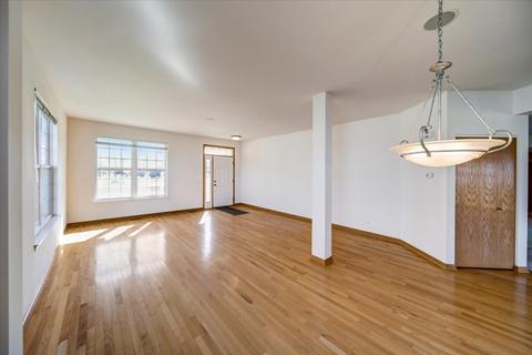 815 Christopher St, Plano, IL 60545 photo 4