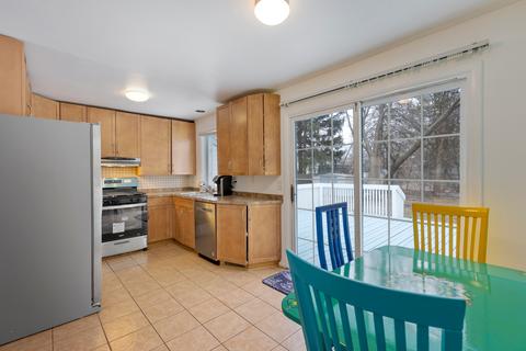 2065 Harvard Ln, Elgin, IL 60123 photo 8