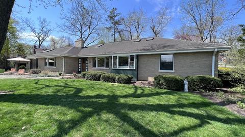 588 Ellyn Ave, Glen Ellyn, IL 60137