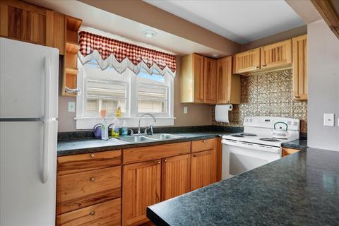 105 S Eldorado St, Sidney, IL 61877 photo 8