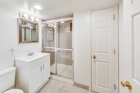 6246 N Lenox Ave, Chicago, IL 60646 photo 25
