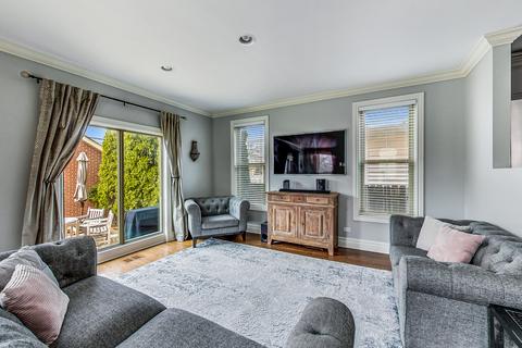 6246 N Lenox Ave, Chicago, IL 60646 photo 9