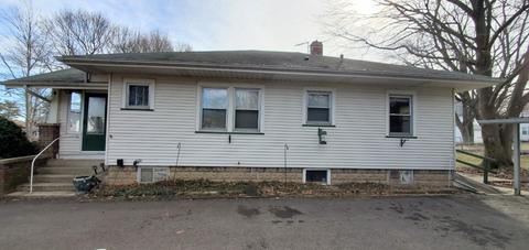 205 E Front St, Mount Morris, IL 61054 photo 2