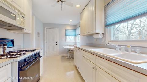 2012 E Ivy Ln, Mount Prospect, IL 60056 photo 10