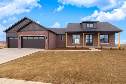 1246 Silver Oak Cir, Normal, IL 61761