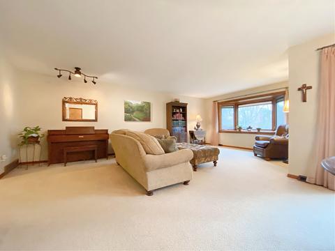 26 W265 Tomahawk Dr, Wheaton, IL 60187 photo 6