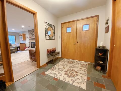 26 W265 Tomahawk Dr, Wheaton, IL 60187 photo 4