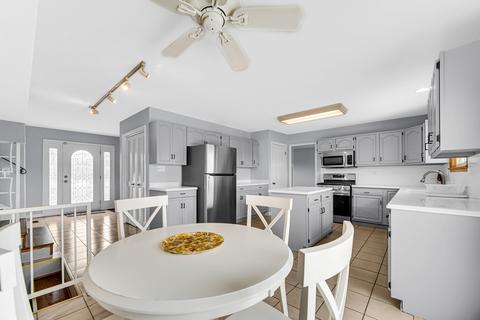505 E Old Exchange St, Crete, IL 60417 photo 8