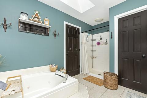 950 Aberdeen Ct, Elgin, IL 60123 photo 13