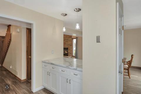 1098 N Hedge Ave, Kankakee, IL 60901 photo 12