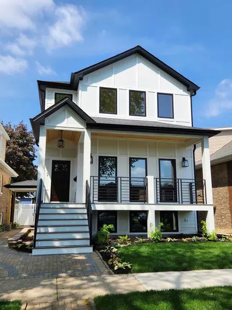 2718 Grove Ave, Berwyn, IL 60402