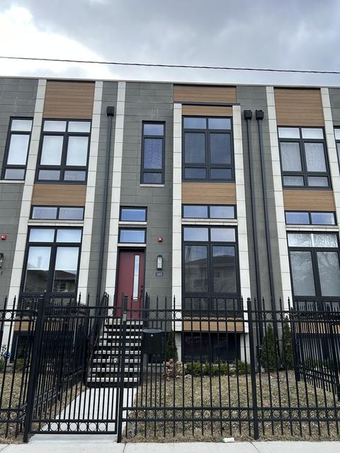 1005 E 62nd St, Chicago, IL 60637 photo 1