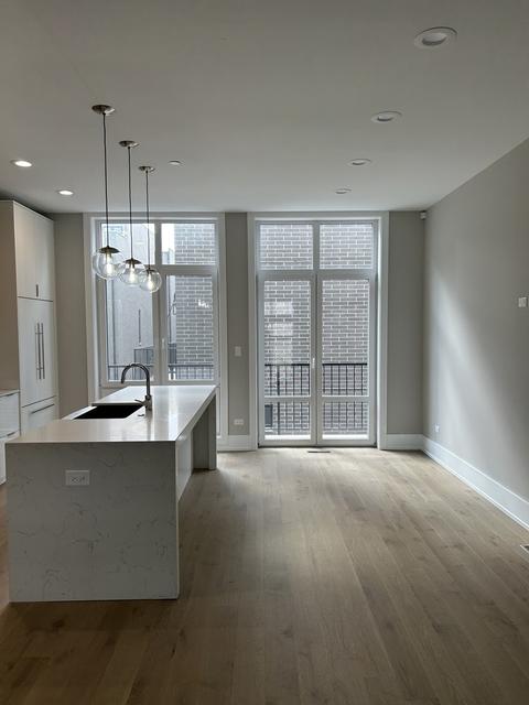 1005 E 62nd St, Chicago, IL 60637 photo 4