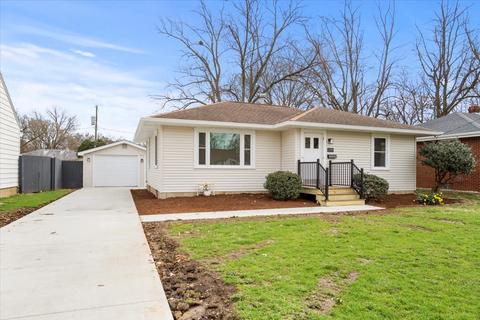 1109 Hovey Ave, Normal, IL 61761 photo 2