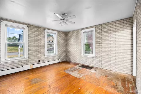 808 Spring St, Aurora, IL 60505 photo 17