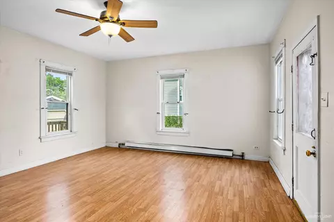 808 Spring St, Aurora, IL 60505 photo 3