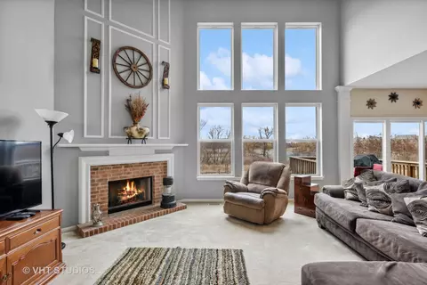 1480 Mcclellan Dr, Lindenhurst, IL 60046 photo 6