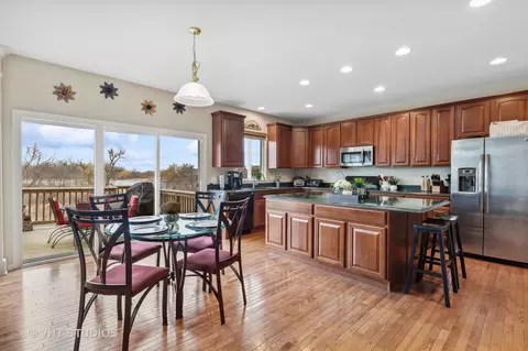 1480 Mcclellan Dr, Lindenhurst, IL 60046 photo 8
