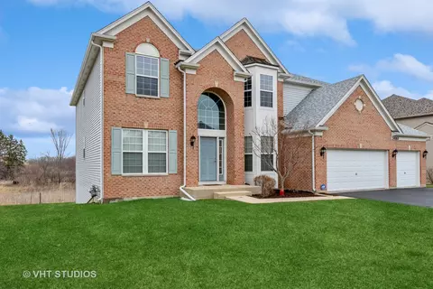 1480 Mcclellan Dr, Lindenhurst, IL 60046 photo 2