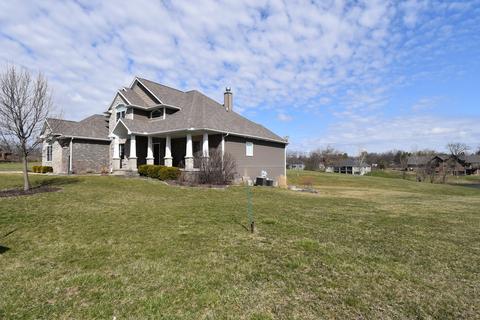 9565 Janel Dr, Bloomington, IL 61705 photo 3