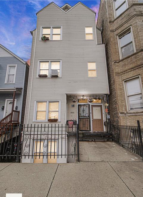 9032 S Houston Ave, Chicago, IL 60617
