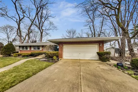 1754 Whitcomb Ave, Des Plaines, IL 60018 photo 2