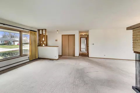 1754 Whitcomb Ave, Des Plaines, IL 60018 photo 7