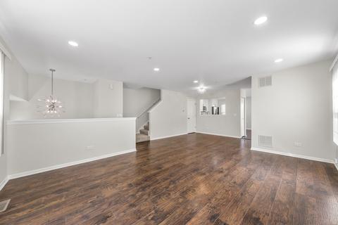 749 River Walk Dr, Wheeling, IL 60090 photo 10