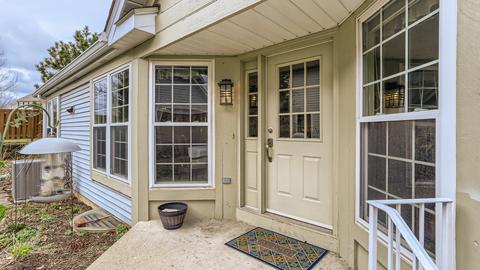 310 Cimarron Rd, Lombard, IL 60148 photo 2