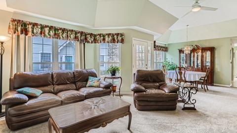 310 Cimarron Rd, Lombard, IL 60148 photo 4