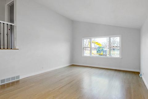 22 S Park Ave, Addison, IL 60101 photo 6