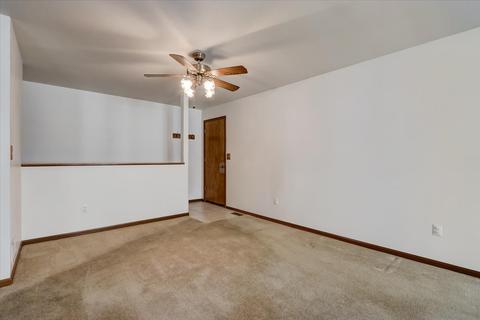 47 S Juniper Dr, North Aurora, IL 60542 photo 6