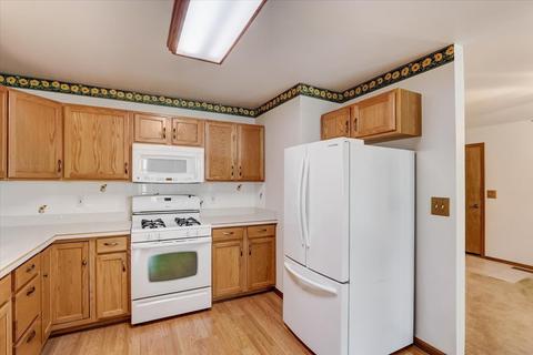 47 S Juniper Dr, North Aurora, IL 60542 photo 11