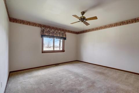 47 S Juniper Dr, North Aurora, IL 60542 photo 16