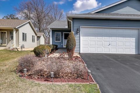 47 S Juniper Dr, North Aurora, IL 60542 photo 2