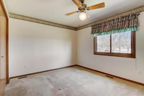 47 S Juniper Dr, North Aurora, IL 60542 photo 12