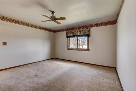 47 S Juniper Dr, North Aurora, IL 60542 photo 17