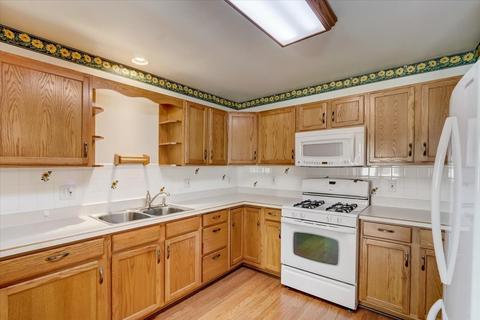 47 S Juniper Dr, North Aurora, IL 60542 photo 10