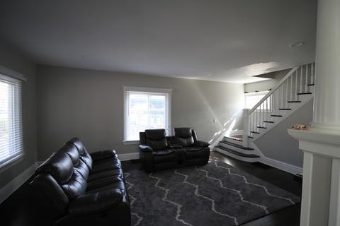 915 Larkin Ave, Elgin, IL 60123 photo 10