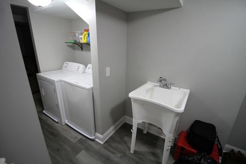 915 Larkin Ave, Elgin, IL 60123 photo 32