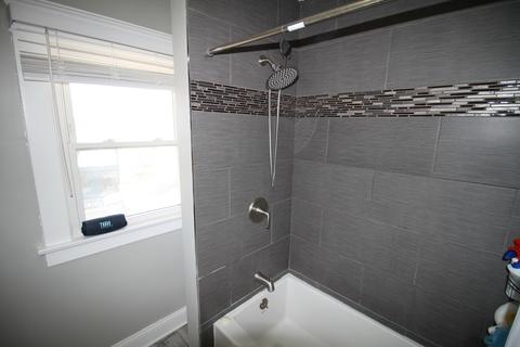 915 Larkin Ave, Elgin, IL 60123 photo 26