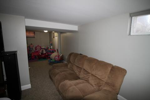 915 Larkin Ave, Elgin, IL 60123 photo 33