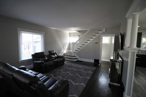915 Larkin Ave, Elgin, IL 60123 photo 13
