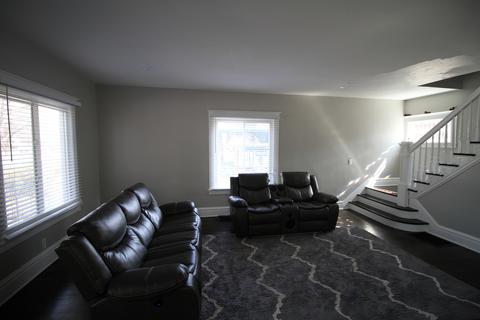915 Larkin Ave, Elgin, IL 60123 photo 8