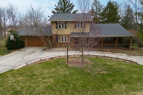 9644 Ridgewood Ct, Bloomington, IL 61705