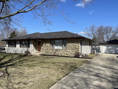 24126 W Hillcrest Dr, Plainfield, IL 60544