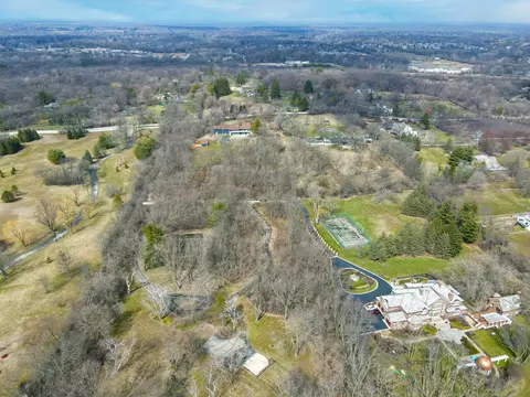 699 Plum Tree Rd, Barrington Hills, IL 60010